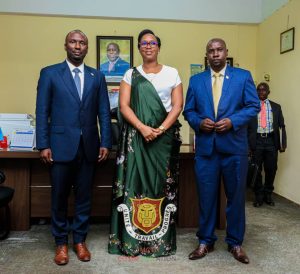 Cérémonie de remise et reprise entre Mme Marie Chantal NIJIMBERE et Dr Hassan KIBEYA